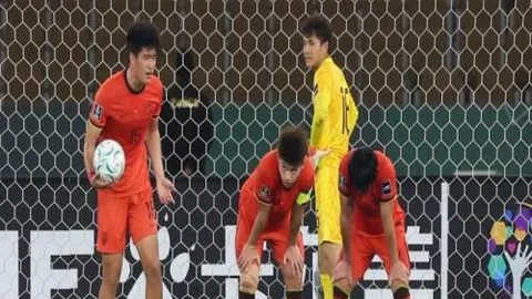 “埃斯特旺领航，佩德罗、詹姆斯助阵！切尔西客场挑战水晶宫，激情对决一触即发！”