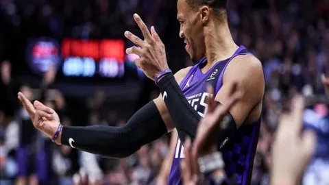 羅克洽談入主拉齊奧，投資2000萬歐元獲得半數股份。